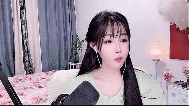 Laura 520 online show from June 3, 2026, 11:11 am