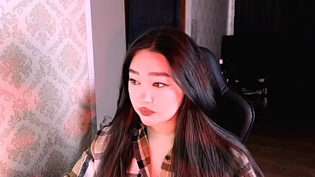 Emma Uilson online show from December 23, 2025, 5:18 am