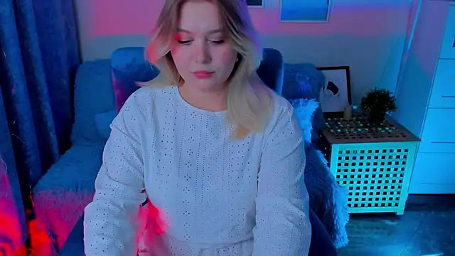 LouiseMous online show from December 3, 2025, 10:09 pm