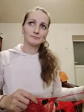 Snapshot of CrazyMaya39 chatting on February 13, 2026, 9:37 pm CrazyMaya39 online show from February 13, 2026, 9:37 pm