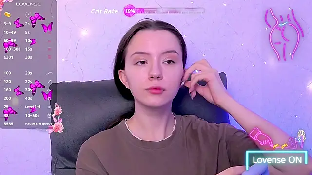 BellaVelure6767 online show from May 15, 2026, 2:42 am