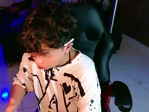 lunabustygirl online show from January 14, 2026, 10:08 am