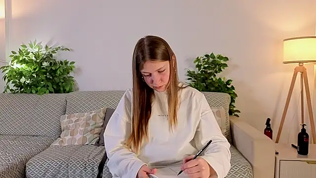 Snapshot of LesaFeldker chatting on November 29, 2025, 1:17 am LesaFeldker online show from November 29, 2025, 1:17 am