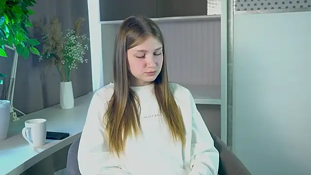 Snapshot of LesaFeldker chatting on November 20, 2025, 3:40 am LesaFeldker online show from November 20, 2025, 3:40 am