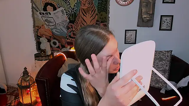 Snapshot of SandraLindsey chatting on December 2, 2025, 9:55 am SandraLindsey online show from December 2, 2025, 9:55 am