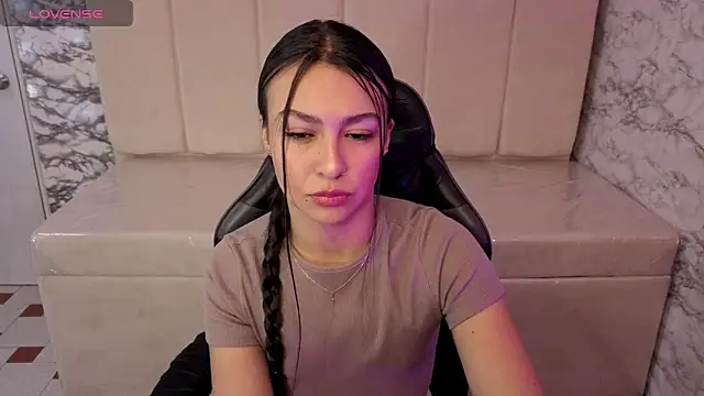 Maleja v  online show from December 5, 2025, 1:10 pm