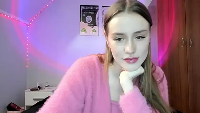 tinyglow online show from April 14, 2026, 9:42 pm