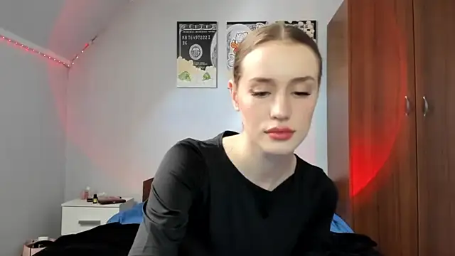 tinyglow online show from April 26, 2026, 2:36 pm