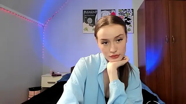 tinyglow online show from January 7, 2026, 7:02 am