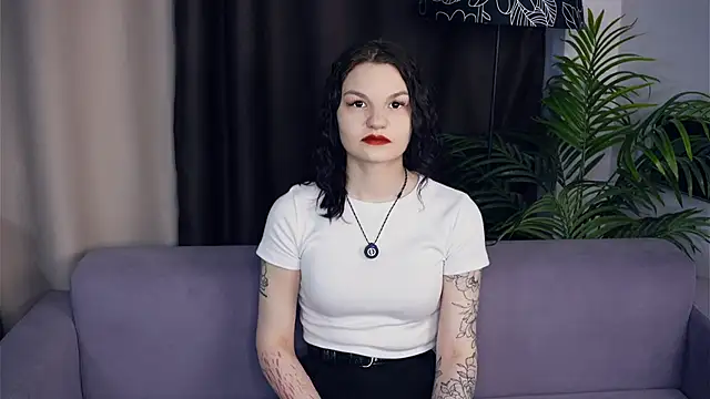 Snapshot of OnitaSkare chatting on November 15, 2025, 9:46 am OnitaSkare online show from November 15, 2025, 9:46 am