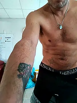 platone09 online show from November 28, 2025, 2:06 pm