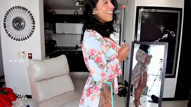 sofiasexhot online show from February 18, 2025, 1:22 pm