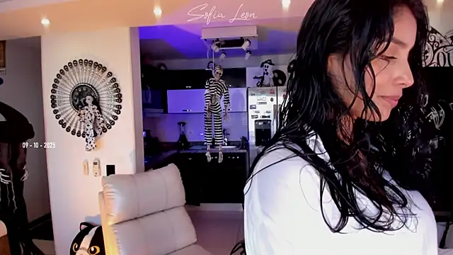 sofiasexhot online show from October 9, 2025, 1:11 pm