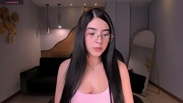 Snapshot of HaileyRoss_ chatting on June 5, 2026, 2:16 am HaileyRoss online show from June 5, 2026, 2:16 am