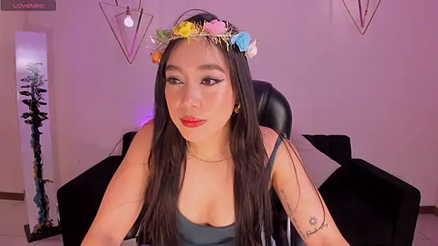 ZaraKafruni online show from April 16, 2026, 4:13 am