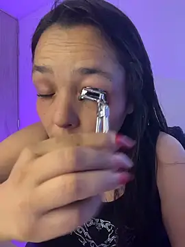 LaraDanverss online show from March 16, 2026, 7:05 pm