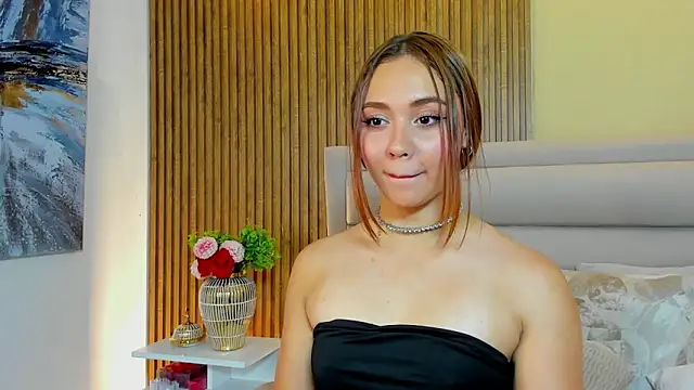 Snapshot of LondraBlush chatting on April 30, 2026, 8:57 pm LondraBlush online show from April 30, 2026, 8:57 pm