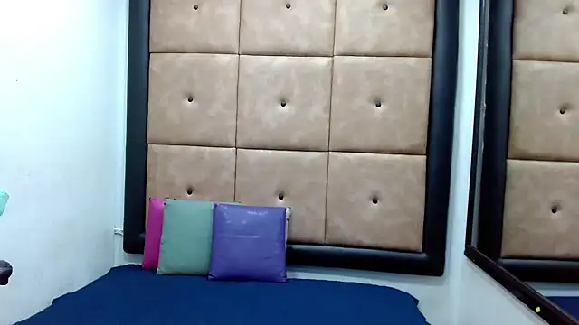 Snapshot of Lucidolls chatting on November 15, 2025, 12:53 pm Lucidolls online show from November 15, 2025, 12:53 pm