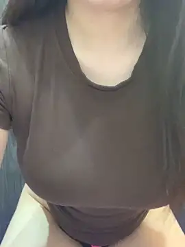 Snapshot of Agela_baby chatting on February 5, 2026, 4:03 pm Agela baby online show from February 5, 2026, 4:03 pm