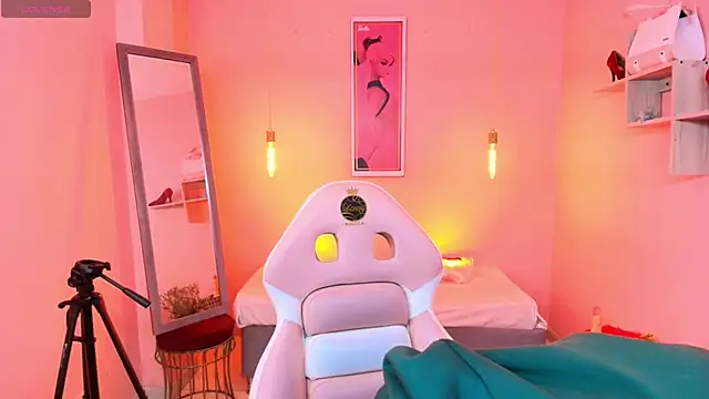 Milu carbajal x online show from December 2, 2025, 8:54 pm