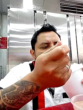 Snapshot of gordoju chatting on November 17, 2025, 2:21 pm gordoju online show from November 17, 2025, 2:21 pm