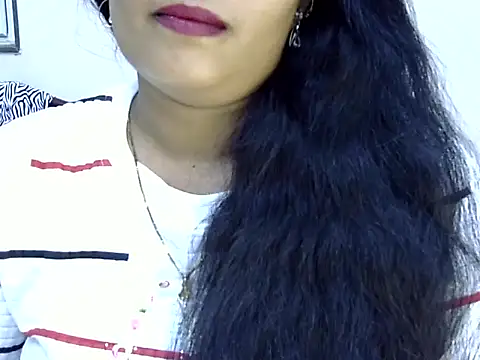 Muskan Jha online show from April 15, 2026, 2:43 pm