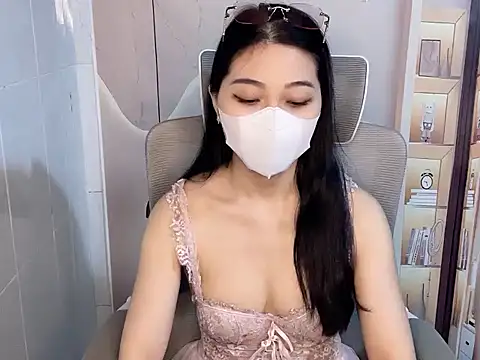 Lousii online show from April 7, 2026, 1:51 am