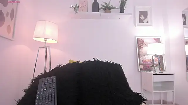 Snapshot of Miluu_dh chatting on November 29, 2025, 12:38 pm Miluu dh online show from November 29, 2025, 12:38 pm