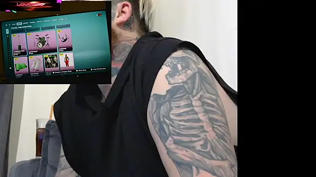 Snapshot of ThatAltGuy chatting on November 15, 2025, 11:53 pm ThatAltGuy online show from November 15, 2025, 11:53 pm