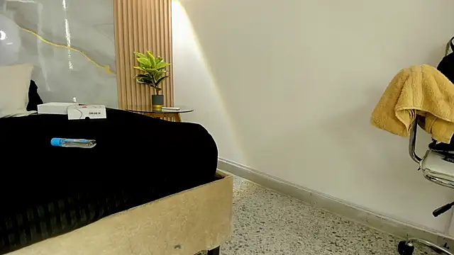 Debora blaze online show from November 25, 2025, 1:33 pm