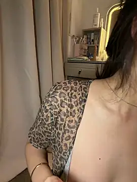 XX125216 online show from April 14, 2026, 12:32 pm