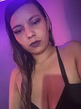 Snapshot of cattia_11 chatting on November 17, 2025, 9:19 pm cattia 11 online show from November 17, 2025, 9:19 pm