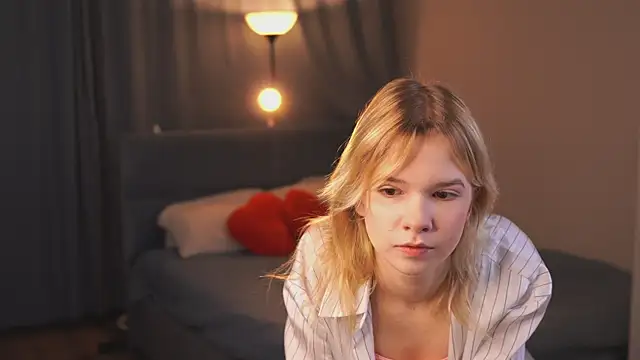 PhillisEsplin online show from November 28, 2025, 7:36 pm