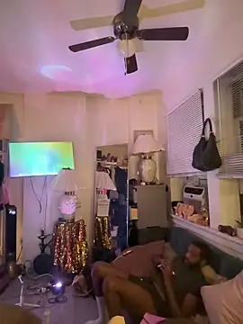 Motherbigbus online show from March 7, 2026, 7:48 am