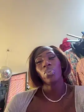 Motherbigbus online show from March 6, 2026, 3:01 am