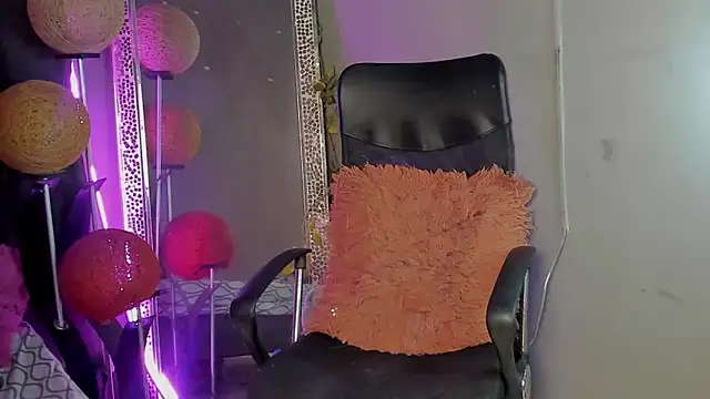 KatyaMonrroe online show from February 3, 2026, 10:15 pm