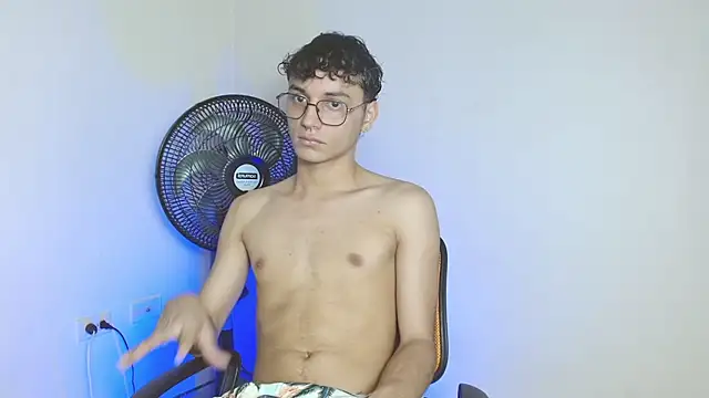 Snapshot of andrew_dann chatting on November 15, 2025, 8:24 pm andrew dann online show from November 15, 2025, 8:24 pm