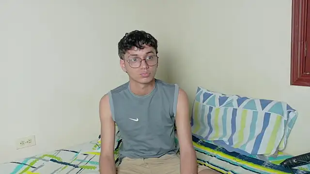 Snapshot of andrew_dann chatting on December 14, 2025, 11:27 am andrew dann online show from December 14, 2025, 11:27 am