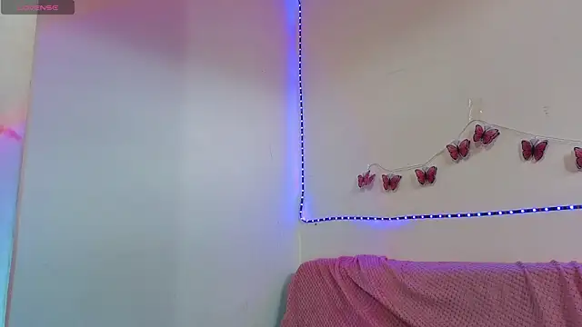 Kellybblue online show from May 29, 2026, 9:43 pm