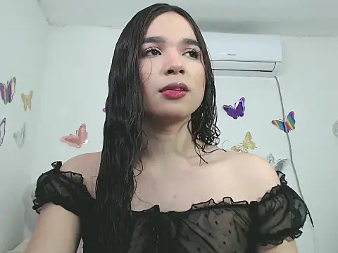 dulce sophii online show from December 18, 2025, 3:44 am