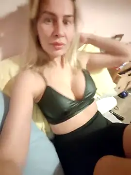 NaughtyClaudia  online show from December 13, 2025, 8:15 pm