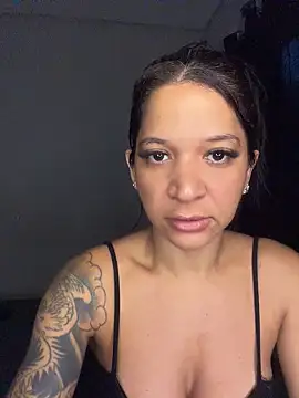 Snapshot of biadominatrix chatting on May 23, 2026, 1:32 pm biadominatrix online show from May 23, 2026, 1:32 pm