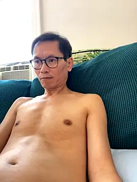 Snapshot of AssaBT chatting on November 17, 2025, 6:45 pm AssaBT online show from November 17, 2025, 6:45 pm