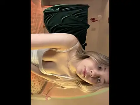 Snapshot of Grem__Grisly chatting on December 21, 2025, 5:58 pm Grem Grisly online show from December 21, 2025, 5:58 pm