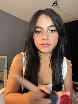 Sophie wyld online show from December 22, 2025, 10:32 pm