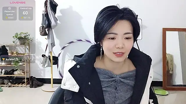 adele8731 online show from November 21, 2025, 2:27 pm