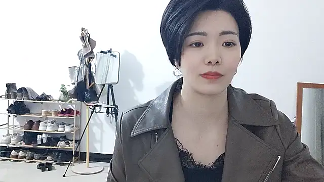 adele8731 online show from January 15, 2026, 3:37 pm