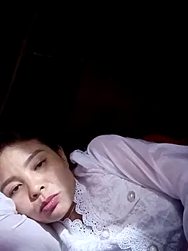 Snapshot of mon1-day chatting on November 17, 2025, 1:48 pm mon1-day online show from November 17, 2025, 1:48 pm