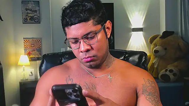 LEONHDZ online show from February 2, 2026, 11:48 pm