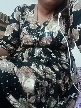 Snapshot of Menka_cut34 chatting on July 18, 2026, 9:18 am Menka cut34 online show from July 18, 2026, 9:18 am